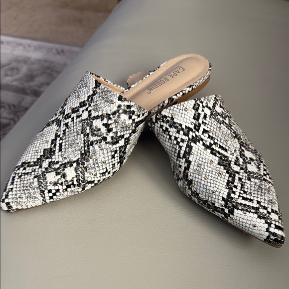 Cape Robbin Black and White Snakeskin Mules With Gold Stud Detail - Picture 1 of 6